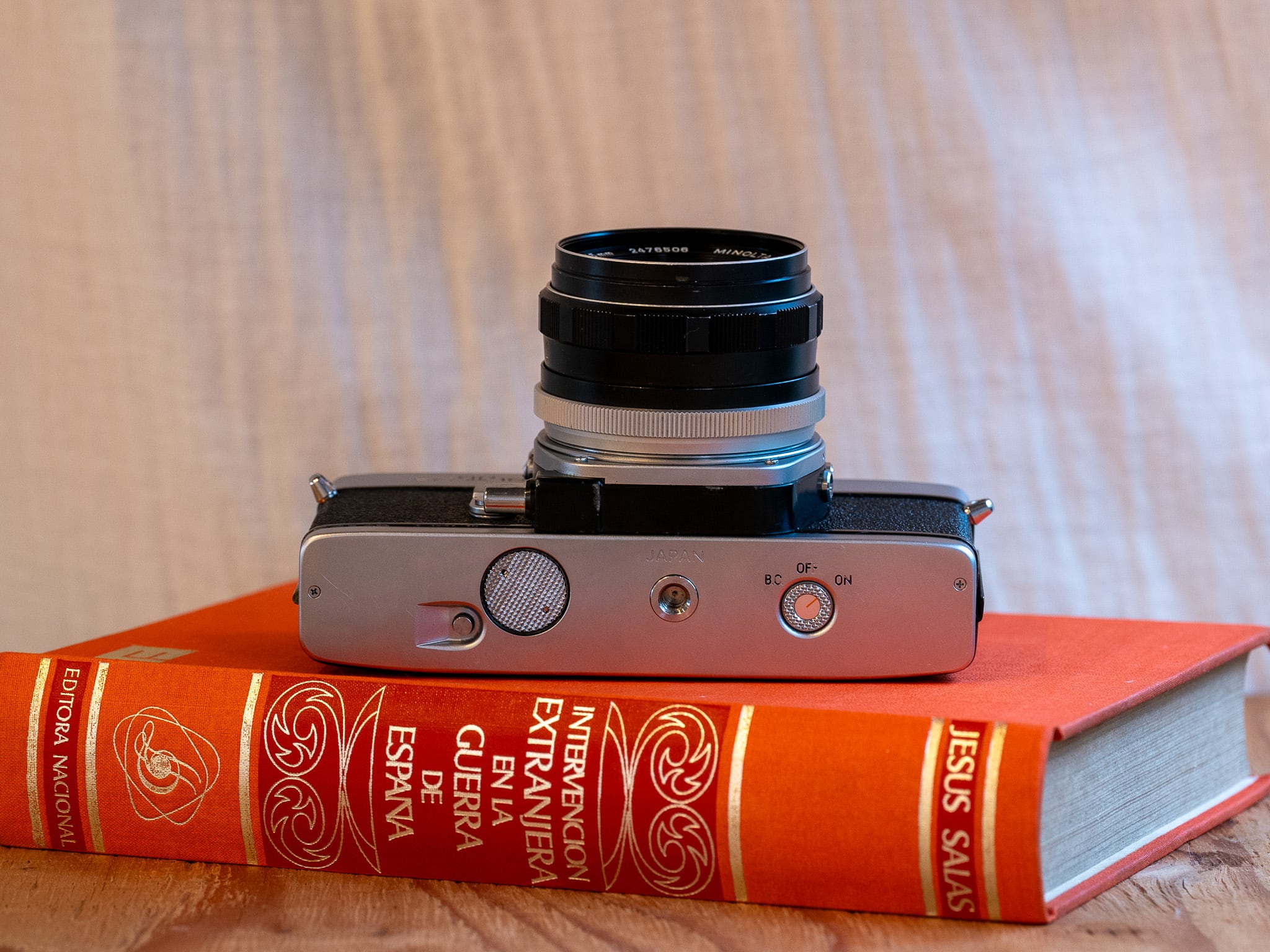 Minolta SRT 101【きのこの王が愛した名機】 – ナツソマレフィルムラボ