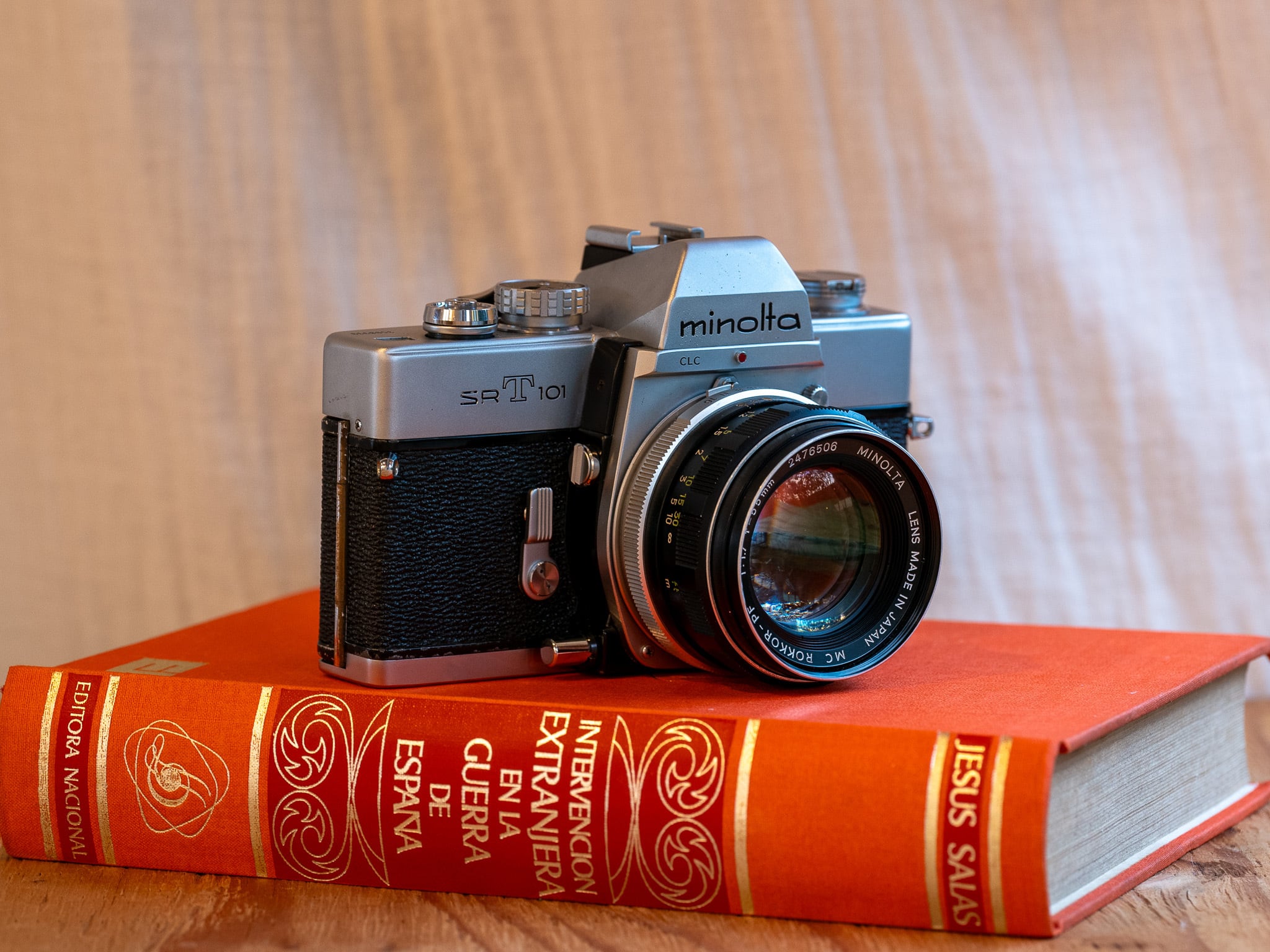 Minolta SRT 101【きのこの王が愛した名機】 – ナツソマレフィルムラボ