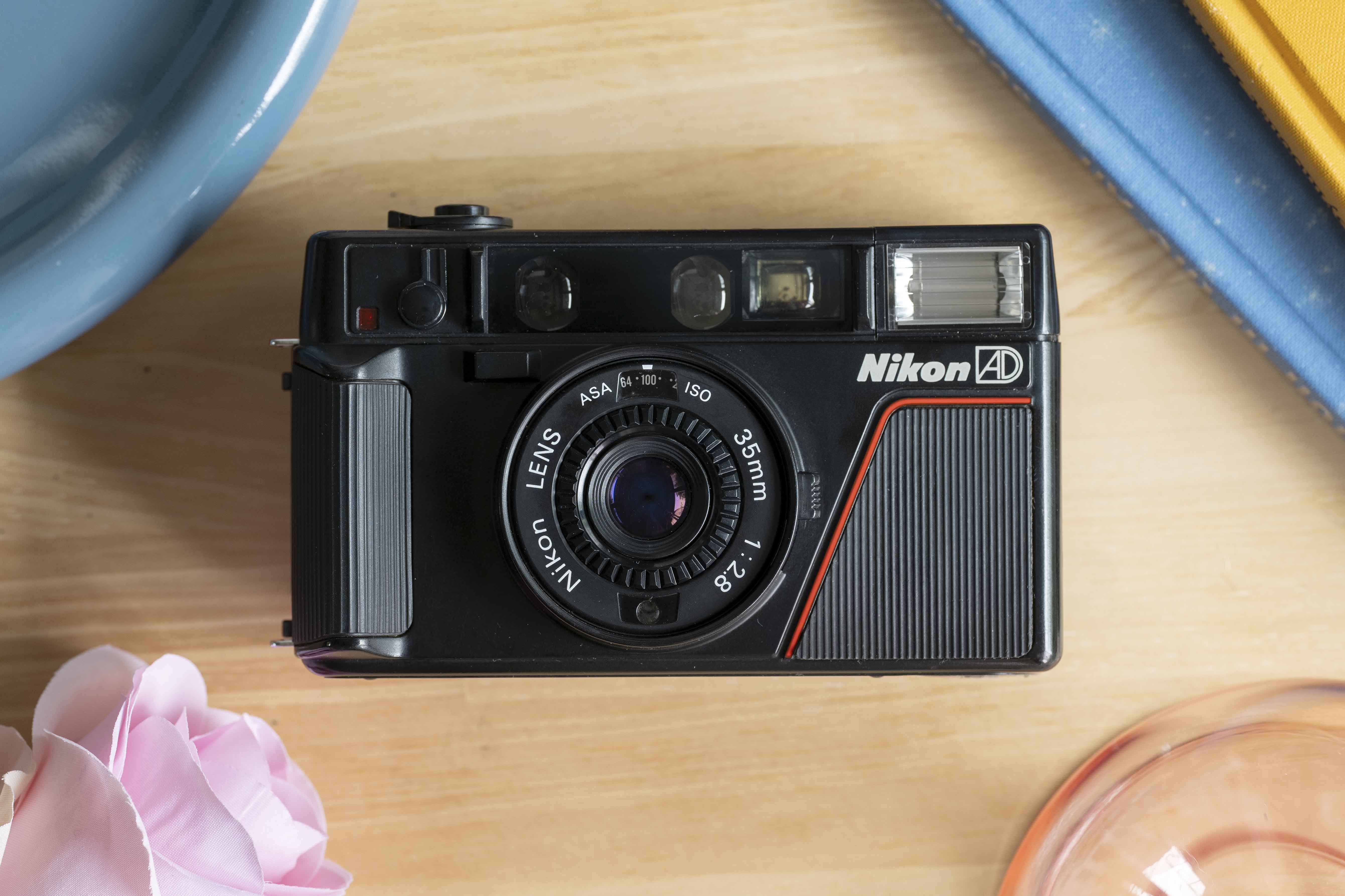 動作確認済み Nikon L35AD フィルムカメラ 本体 NIKON L35AD【最つよな青】 – ナツソマレフィルムラボ
