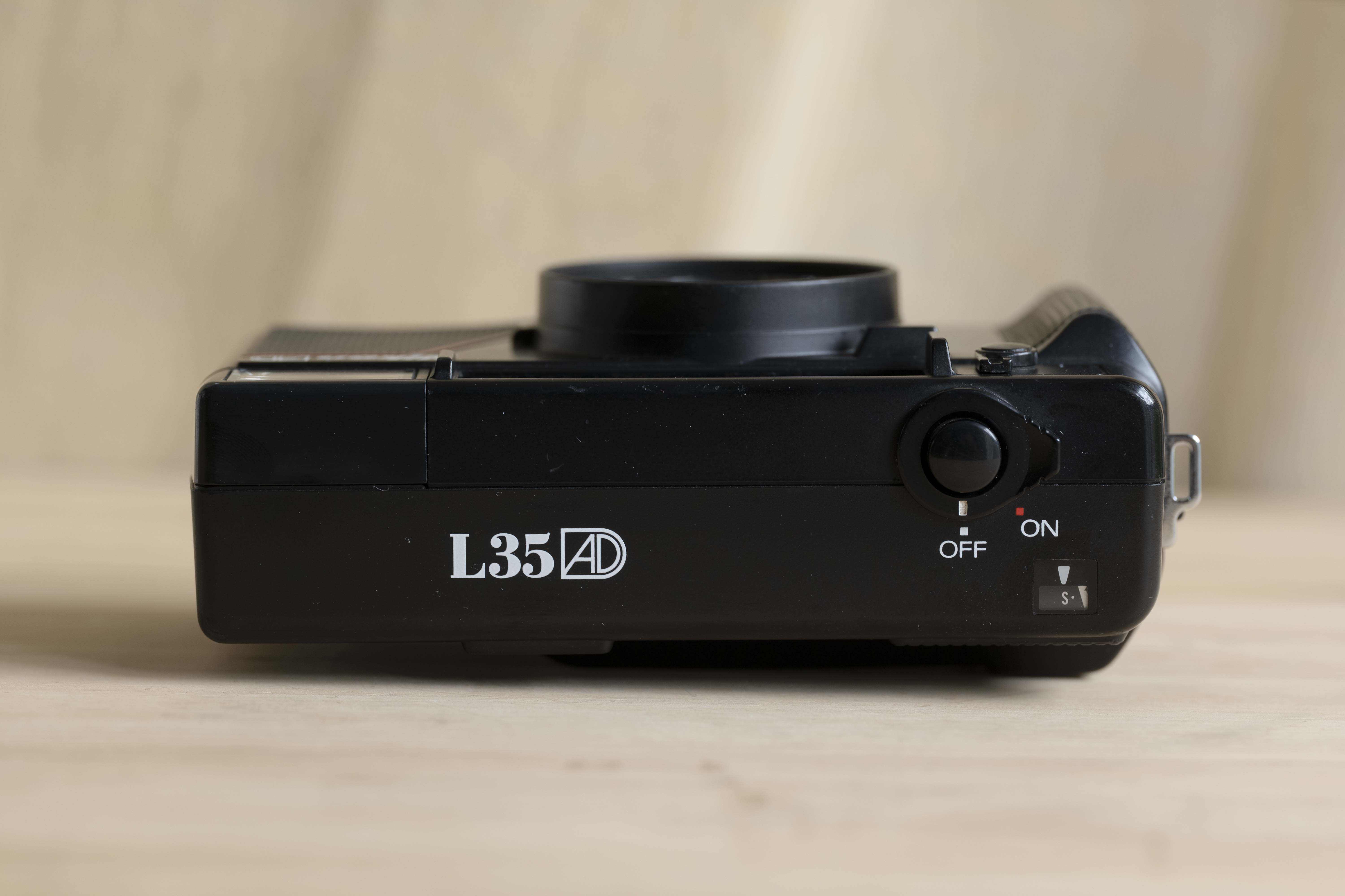 NIKON L35AD【最つよな青】 – ナツソマレフィルムラボ