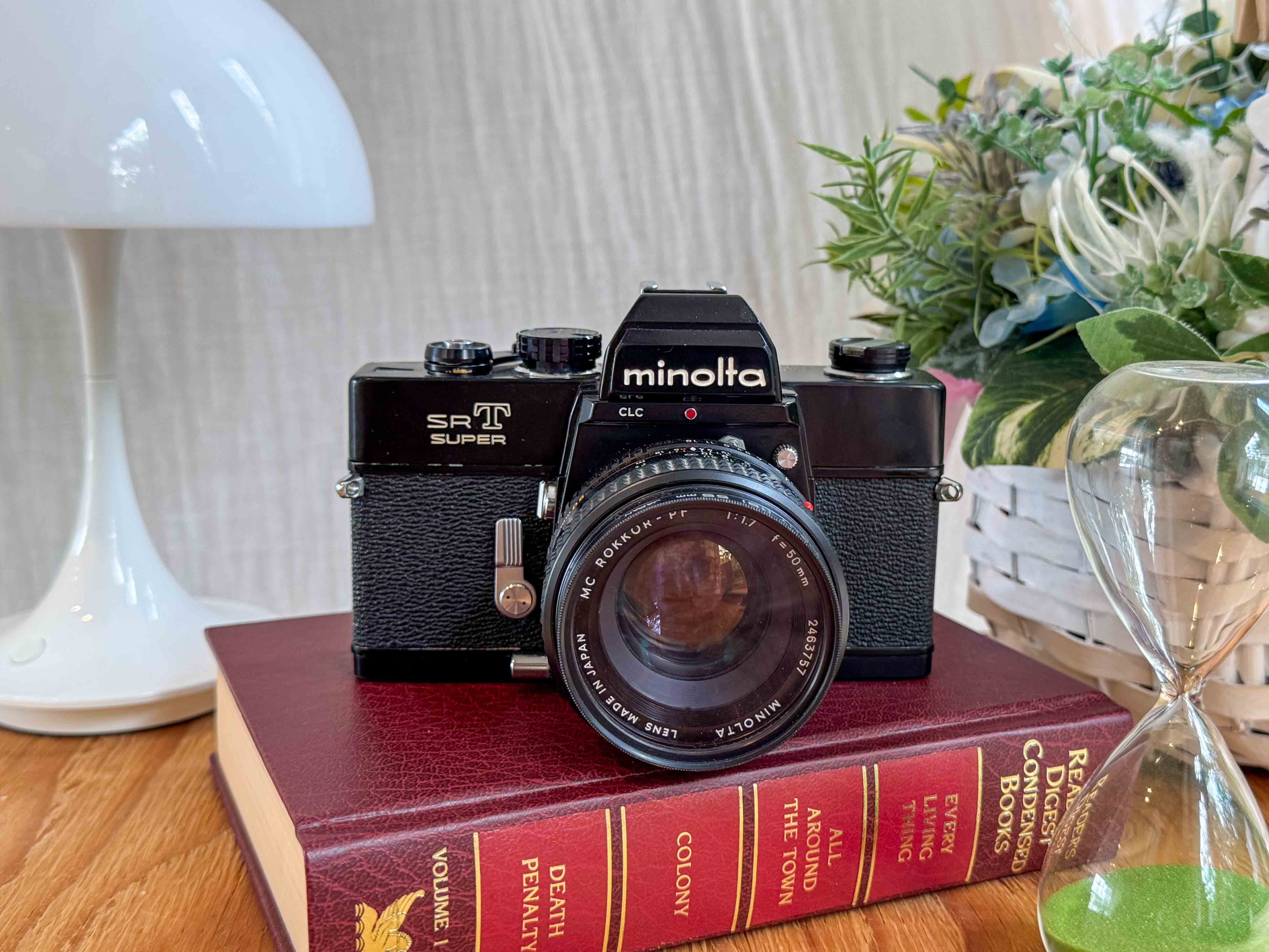 Minolta SRT SUPER ブラック【きのこの王が愛した名機】 – ナツソマレ